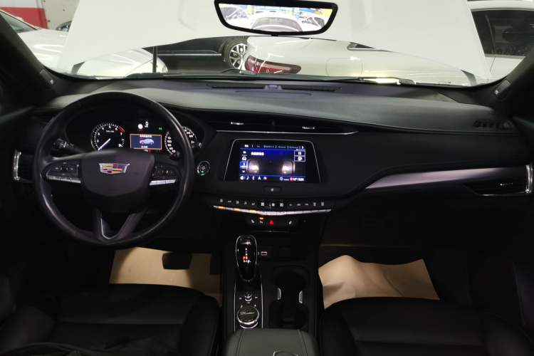 Used Cadillac XT4 2020 28T Two-Wheel-Drive Leading Version Center Console