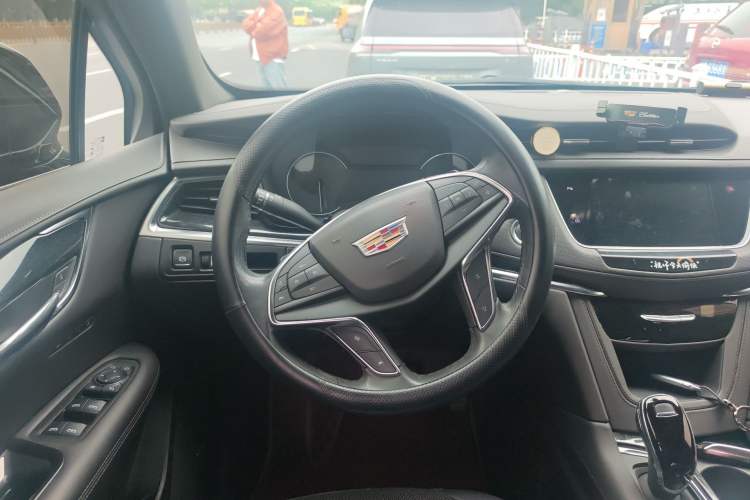 Used Cadillac XT5 2022 2.0T Two-Wheel Drive Luxury Version
