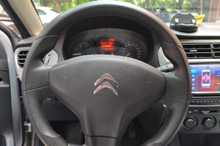 Used Citroen Elysee 2015 Zhishang Edition 1.6L Manual Fashion Model Steering Wheel