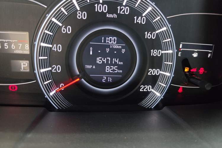 Used Honda Odyssey 2017 2.4L Smart Edition Odometer Close Up