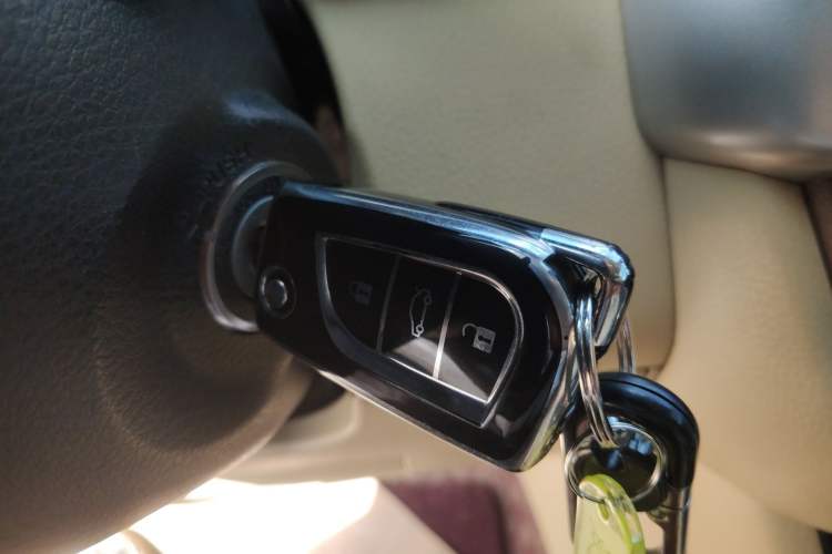 Used Toyota Highlander 2015 2.0T Two-Wheel Drive Elite Edition 5 Seats Vehicle Key