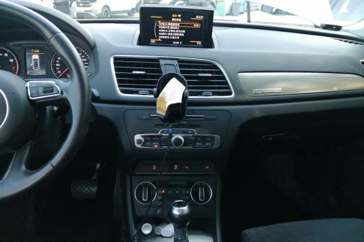 Used Audi Q3 2016 40 TFSI quattro all-wheel drive style model