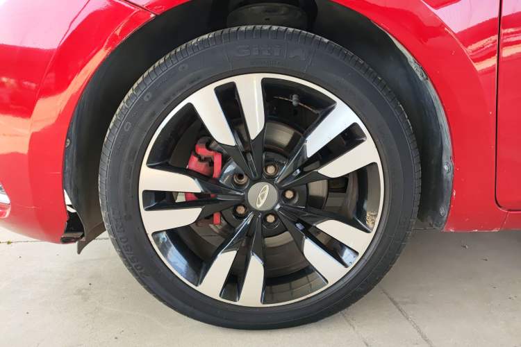 Used Chery Arrizo 5 2018 1.5L Manual Tribute to Youth Edition Left Front Wheel Hub