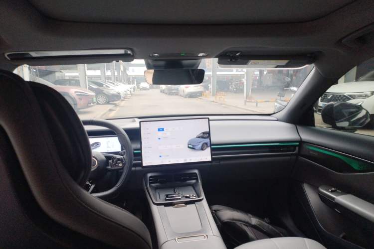 Used Lynk & Co 07 2024 EM-P 126 Long-Range Halo Headliner