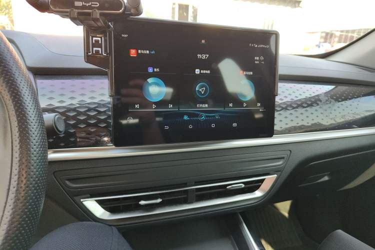 Used BYD Qin PLUS 2021 EV 400KM Leading Comfort Edition
