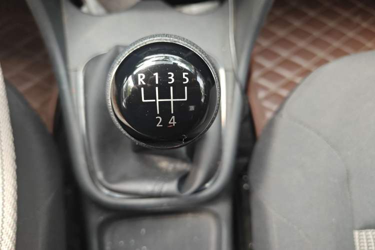 Used Volkswagen Polo 2014 1.4L Manual Fashion Edition