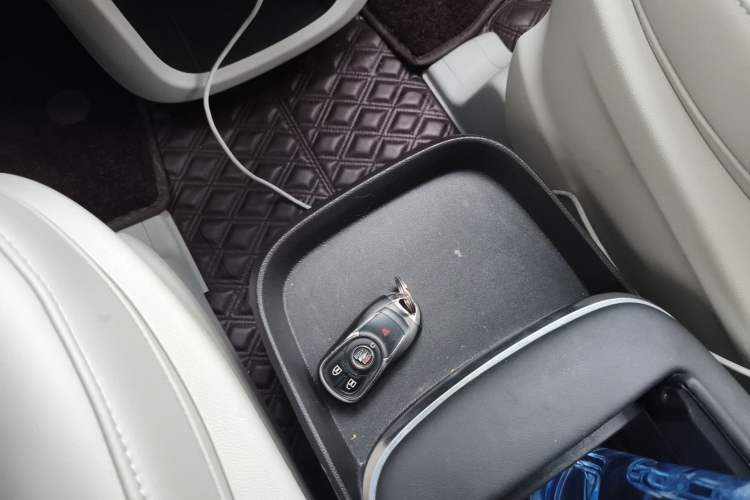 Used Buick GL8 2017 ES 28T Comfort Model China V Standard