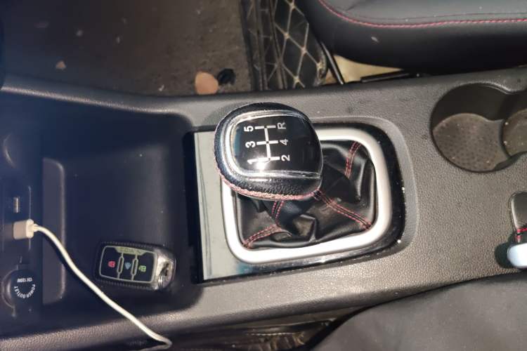 Used Cowin V3 2016 1.5L Manual SmartConnect II Navigation Version Gear Lever