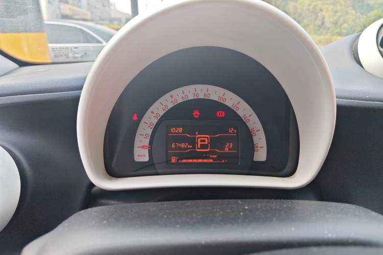 Used smart forfour 2018 1.0L 52 kW Dynamic Edition
