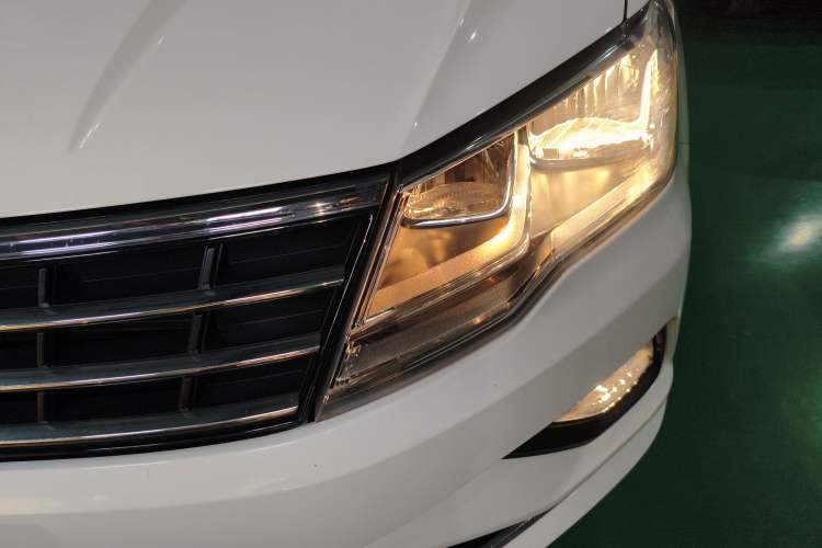 Used Volkswagen Jetta 2017 1.5L Automatic Comfort Model Left Front Headlight