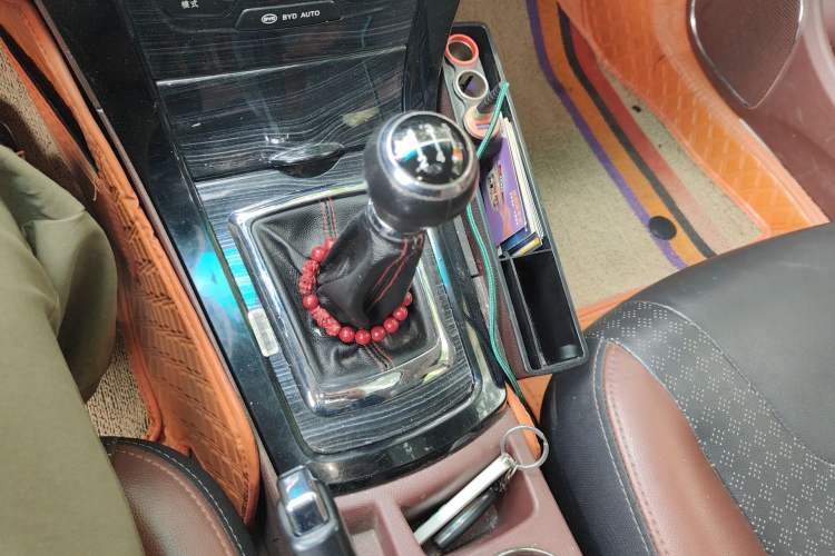 Used BYD Surui 2015 1.5L Manual Luxury Model Gear Lever