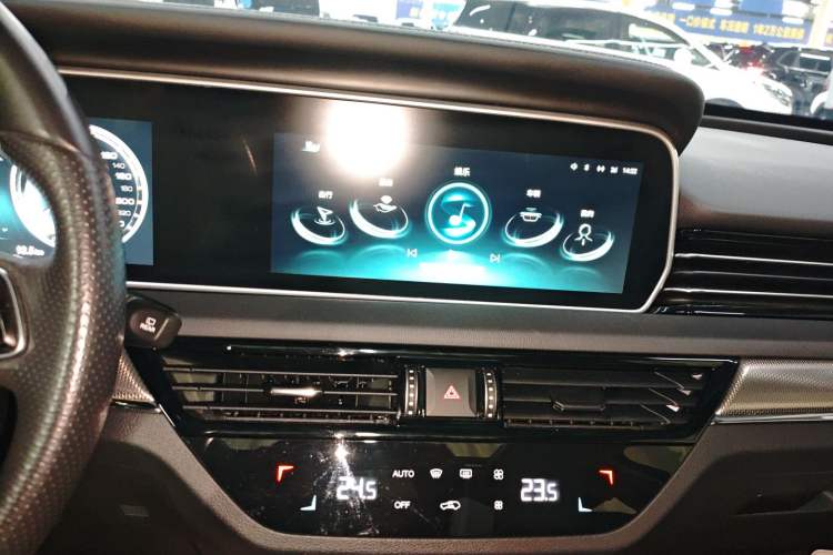 Used Hongqi HS5 2022 Revised Version 2.0T Smart Connect Flagship Edition