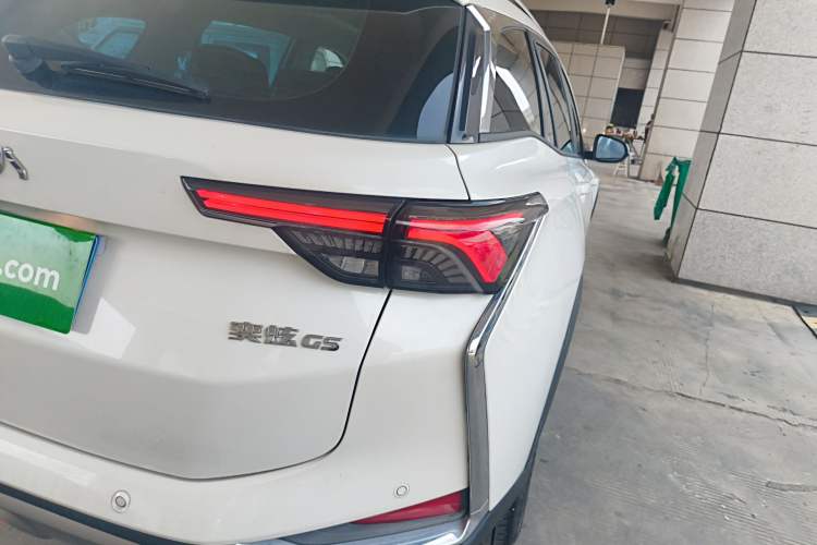 Used Dongfeng Aeolus Yixuan GS 2021 230T Automatic Star-Chasing Edition Right Rear Taillight