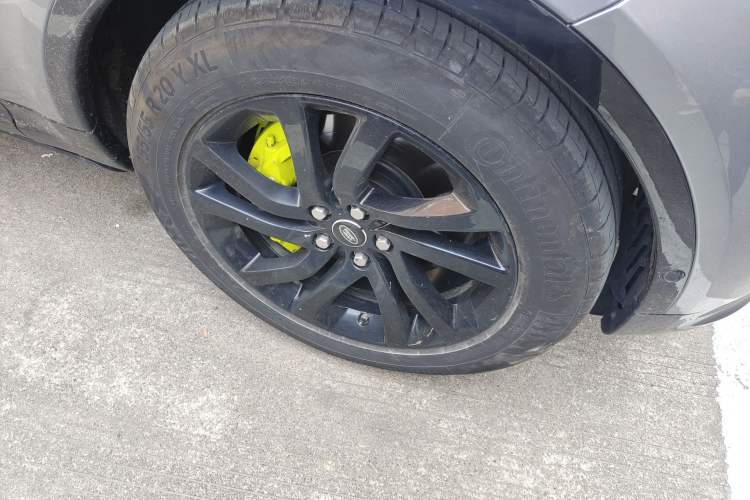 Used Land Rover Discovery 2020 3.0 SC V6 30th Anniversary Special Edition Right Front Wheel Hub