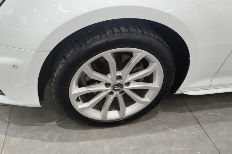 Used Audi A4L 2019 40 TFSI Fashion Edition China VI Emission Standard
