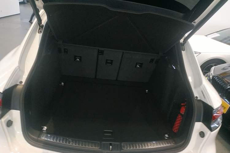 Used Porsche Macan 2023 Macan 2.0T Trunk