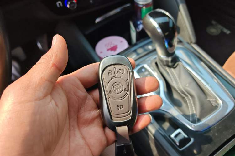 Used Buick Regal 2017 20T Luxury Model Vehicle Key