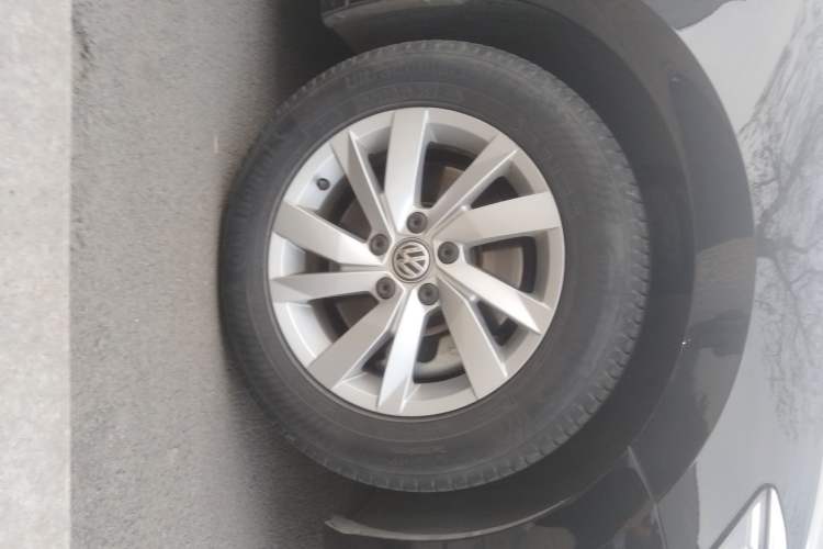 Used Volkswagen Passat 2019 280TSI Business Edition China VI Right Front Wheel Hub