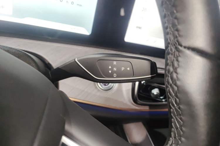 Used Chery Tiggo 9 2025 2.0T Dual-Clutch Two-Wheel Drive Luxury Edition 5 Seats