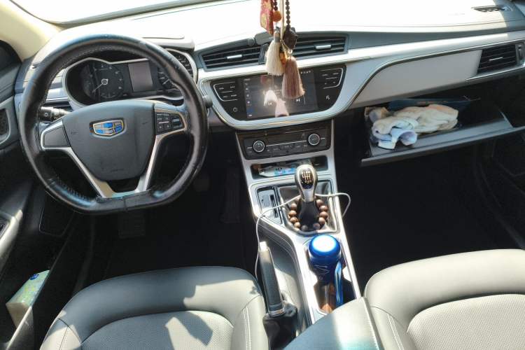 Used Geely Auto Emgrand GL 2018 1.4T Manual Elite Smart Connectivity Version Center Console