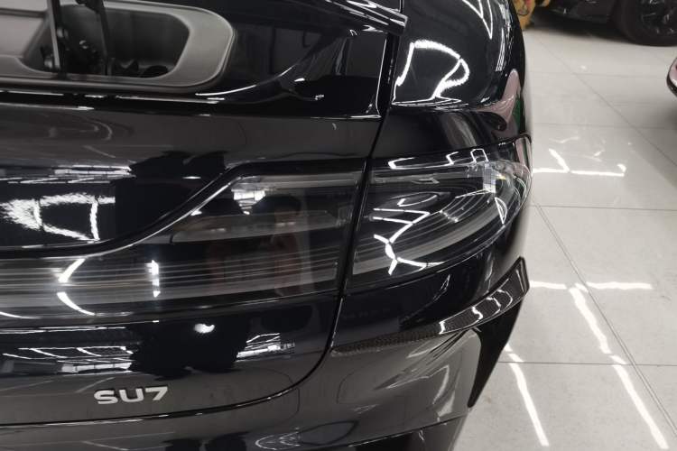 Used Xiaomi Auto SU7 2024 Four-Wheel Drive Ultra-Long Range Advanced Intelligent Driving Max Edition
