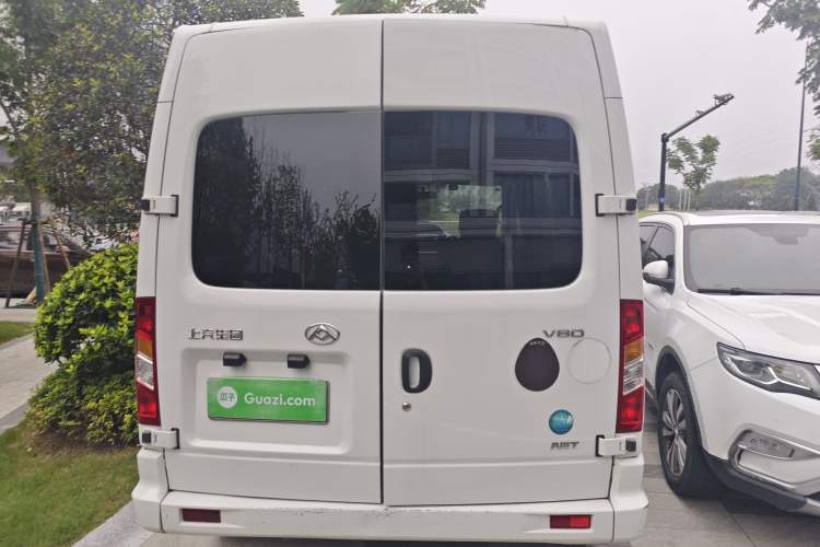 Used SAIC MAXUS Xintu V80 2023 2.0T AMT Classic Aoyuntong Short Wheelbase Mid-Roof 5/6-Seater Rear