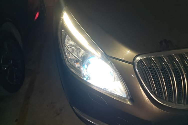 Used Buick GL8 2015 2.4L Luxury Business Premium Edition Right Front Headlight