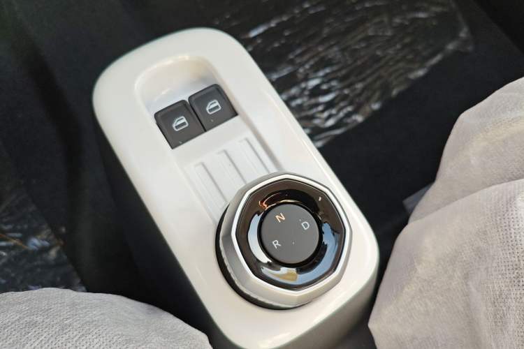 Used Geely Galaxy Panda 2025 210km Panda Rider Gear Lever