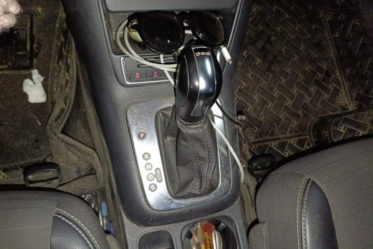 Used Volkswagen Tiguan 2016 280TSI Automatic Two-Wheel-Drive Silk Road Style Edition Gear Lever