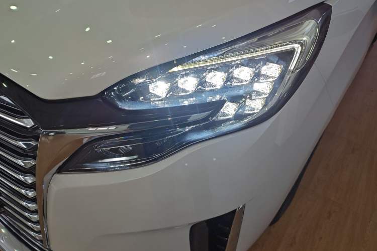 Used Buick GL8 2023 ES Lu Zun Deluxe Model Left Front Headlight