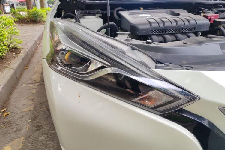 Used Nissan Lannia 2016 1.6L CVT Smart Cool Edition Right Front Headlight