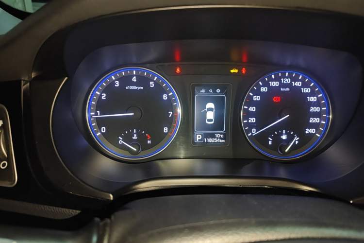 Used Hyundai Mistra 2014 1.8L Automatic Smart GLS
