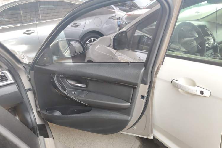 Used BMW 3 Series 2016 320i Fashion Model