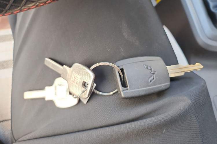 Used Wuling Rongguang New Truck 2023 1.5L Double-Cab Basic Version LAR Vehicle Key