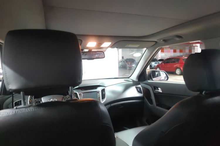 Used Hyundai ix25 2015 1.6L Automatic Two-Wheel-Drive Deluxe DLX Model