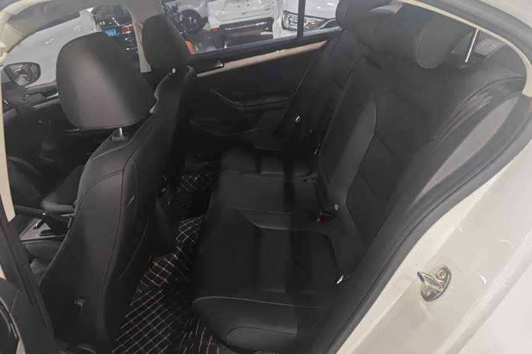 Used Volkswagen Sagitar 2018 1.6L Manual Comfort Model
