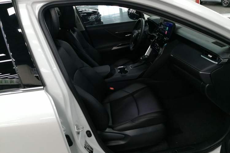 Used Toyota Harrier 2022 2.0L CVT Two-Wheel Drive Entry Version Right Front Seat