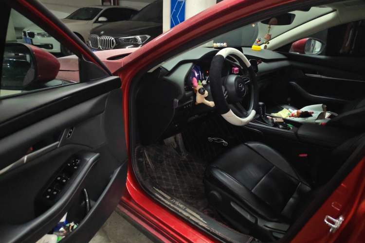 Used Mazda 3 Axela 2020 1.5L Automatic Zhiyue Sunroof Version Driver Seat