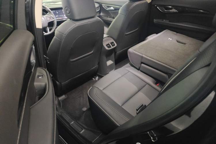 Used Buick Envision 2022 Encore Plus 652T Five-Seat Luxury Model
