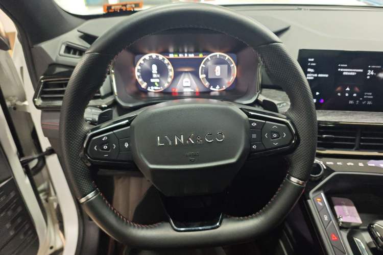 Used Lynk & Co 06 2020 1.5T JinPro model
