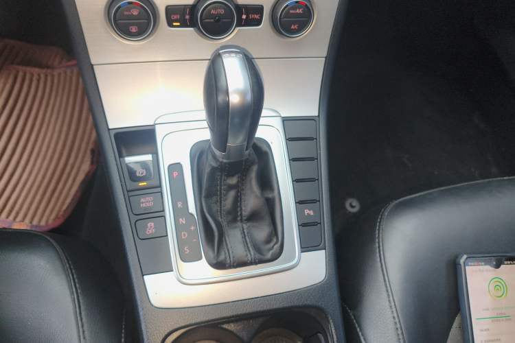 Used Volkswagen Magotan 2015 1.8TSI Luxury Model Gear Lever