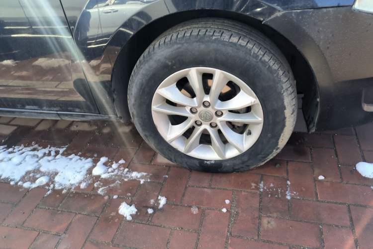 Used Brilliance Junjie FSV 2011 New Edition 1.5L Automatic Comfort Model Right Front Wheel Hub