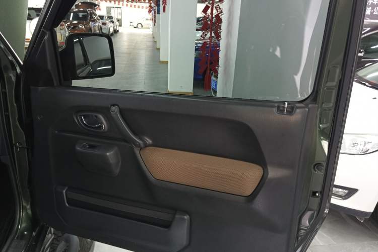 Used Suzuki Jimny 2015 1.3 AT Mode3 Navigation Edition