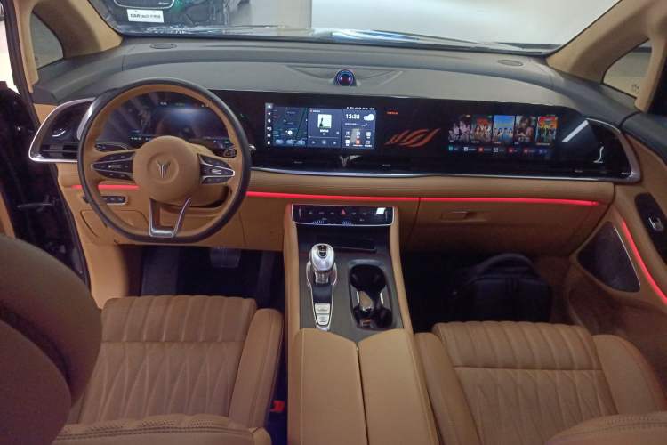 Used VOYAH Dream 2024 PHEV Ultra-Long Range Flagship Edition Center Console