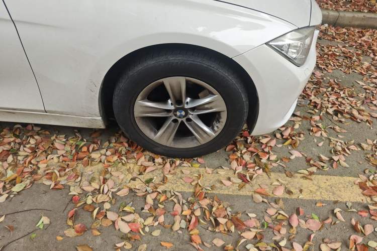 Used BMW 3 Series 2013 320i Sport Edition Right Front Wheel Hub