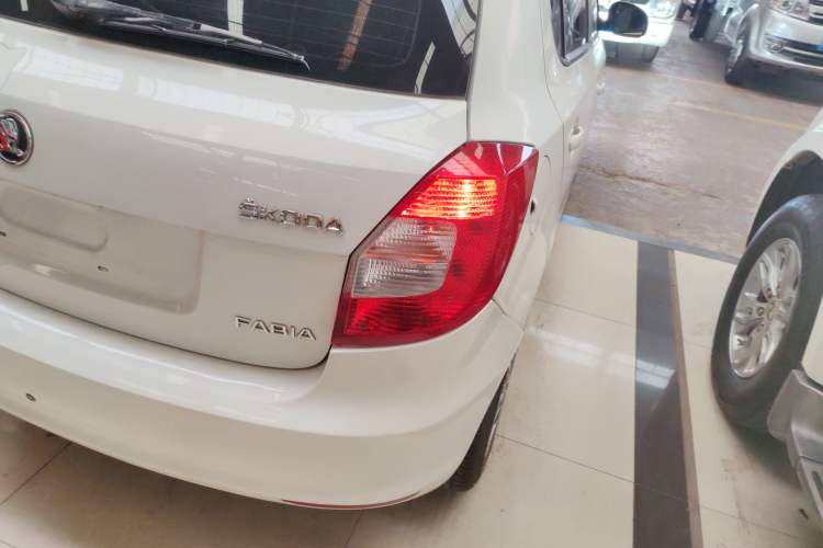 Used Skoda Fabia 2014 1.4L Automatic Crystal Edition