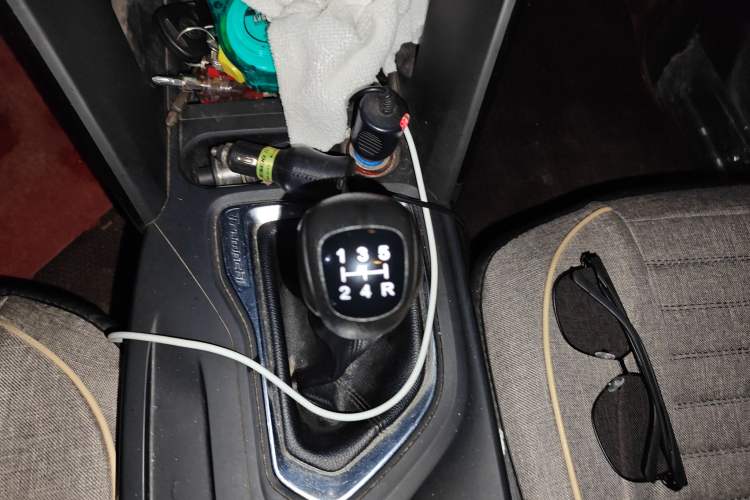 Used GAC Trumpchi GS4 2015 200T Manual Elite Edition Gear Lever