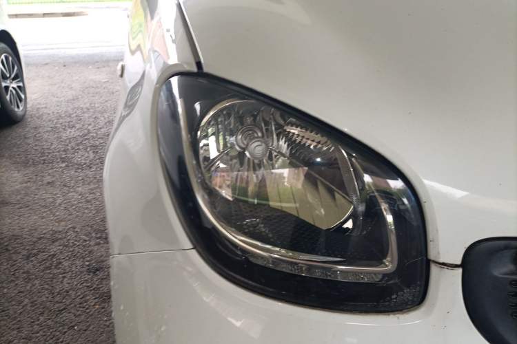 Used smart forfour 2016 1.0L 52 kW Dynamic Edition Right Front Headlight