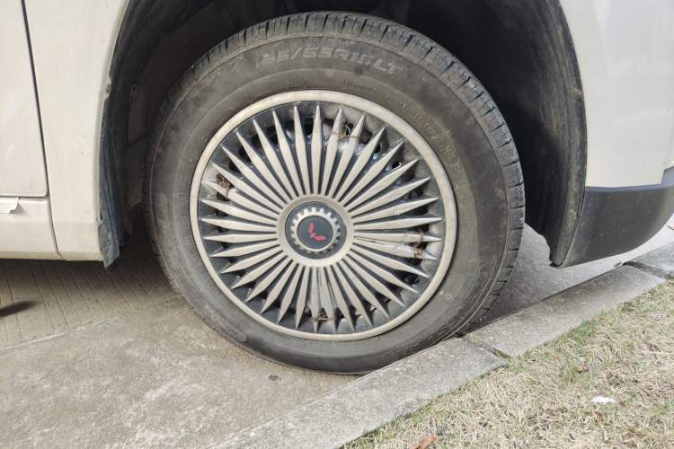 Used Yufeng Gold Warehouse 2025 Model Bus Version without Slow Charger