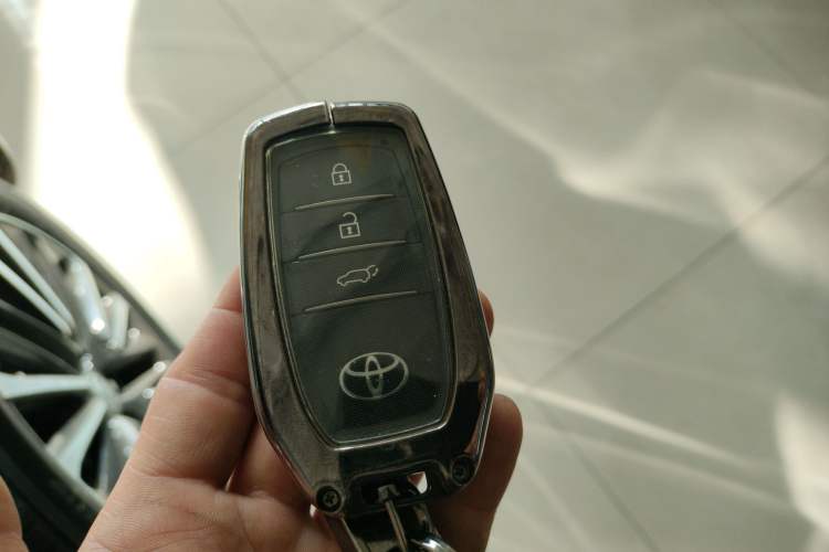 Used Toyota Venza 2023 2.0L CVT Two-Wheel Drive Prestige Version